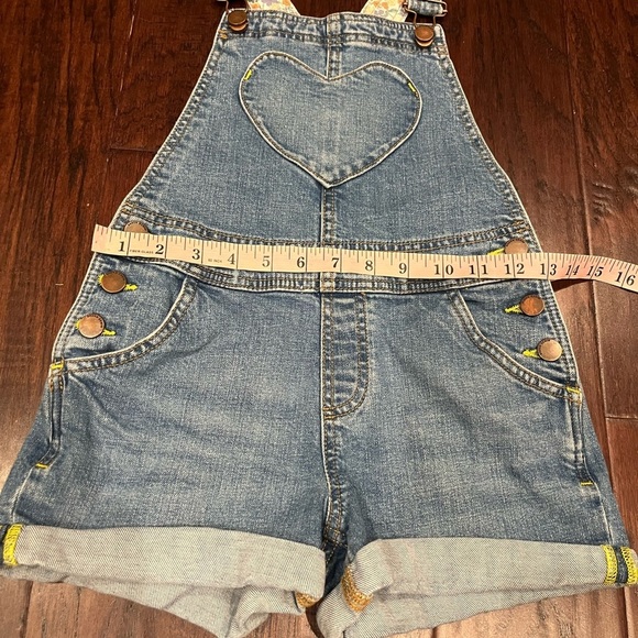 Mini Boden Denim Heart Pocket Short Overalls 7-8 yrs - Picture 6 of 6